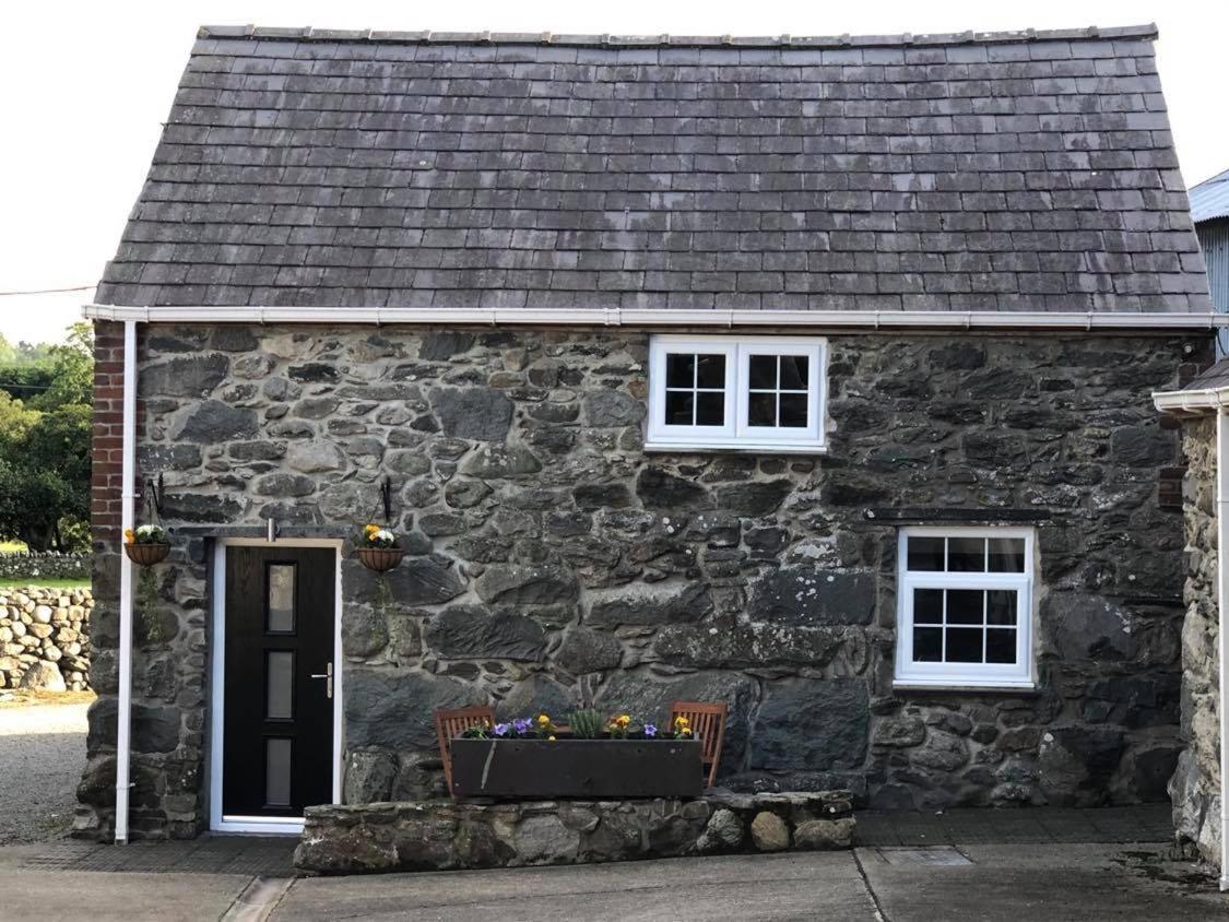 The Grooms Cottage Llanrug Luaran gambar